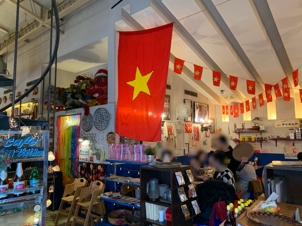 南堀江のベトナム料理店チャオルアの店内