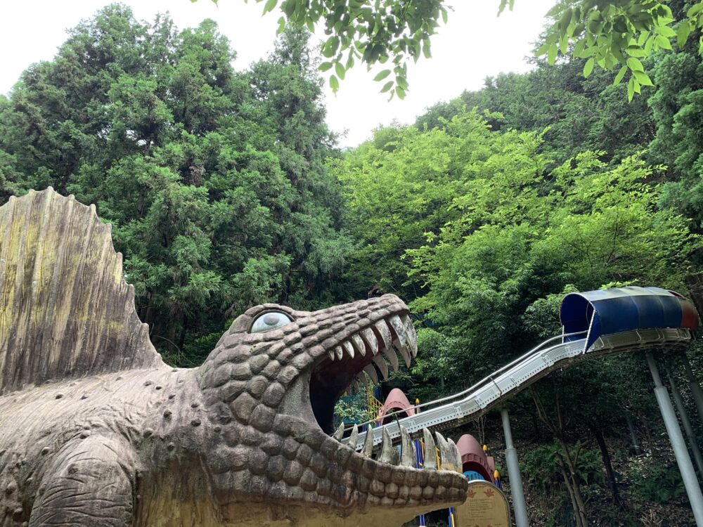 恐竜の口へ飛びこめばガォー 山の公園 わんぱく王国 のすべり台は0mで大興奮 阪南市 大阪ママのランチ イベント 子育てブログ Mamaoasis ママオアシス