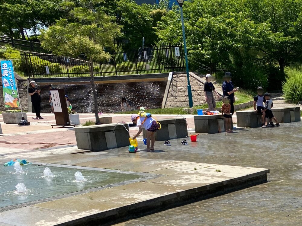 車塚公園の壁泉
