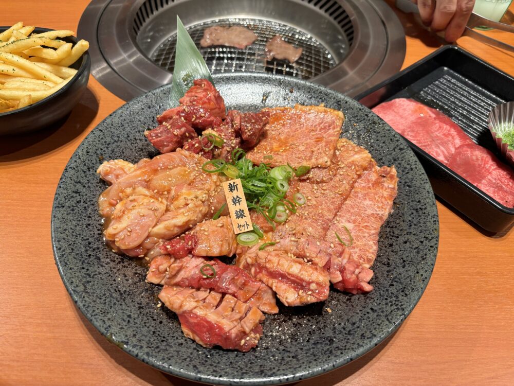 焼肉特急のお肉セットメニュー「新幹線セット」