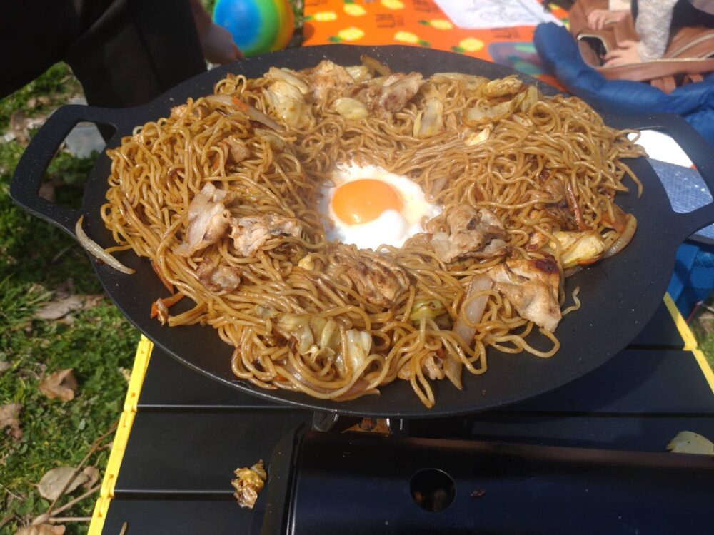 マルチグリドルを使った焼きそば料理