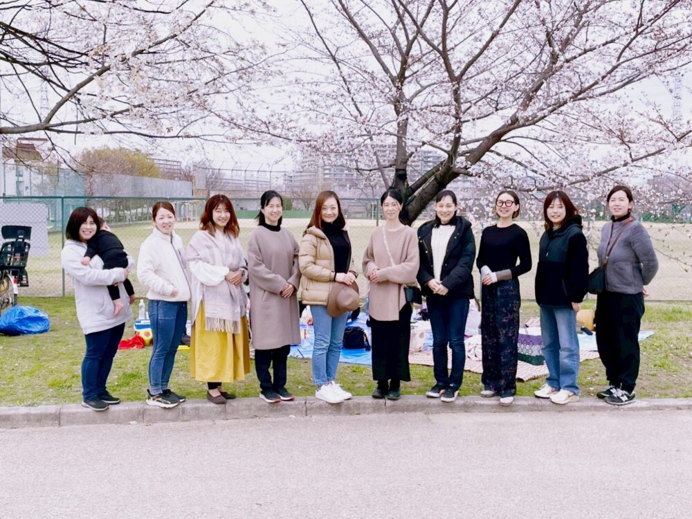 どこかの婦人会のよう。