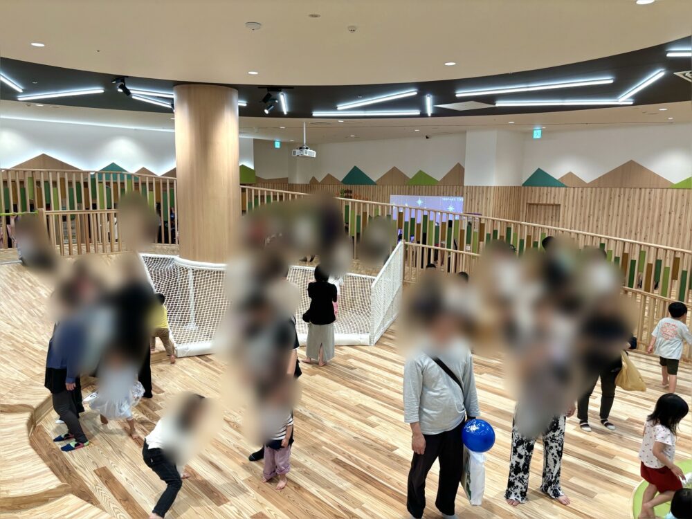 イオンモール四條畷の遊び場「なわてMokuMokuひろば」