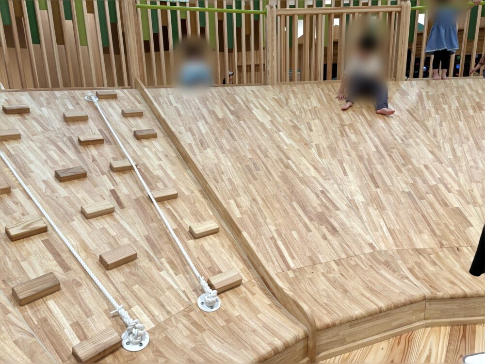 イオンモール四條畷の遊び場「なわてMokuMokuひろば」
