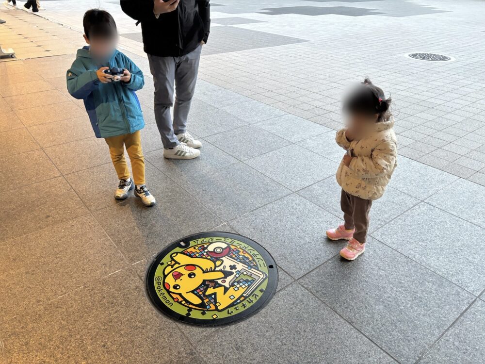 ニンテンドーミュージアム敷地内の「ポケふた」