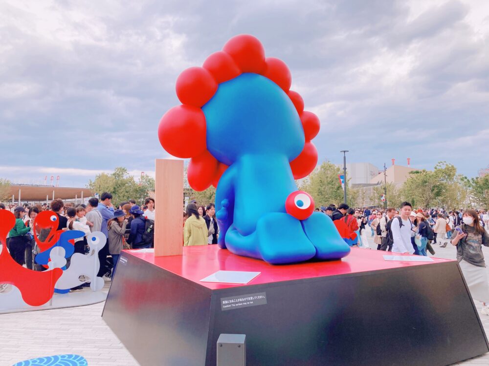 後ろからのミャクミャク