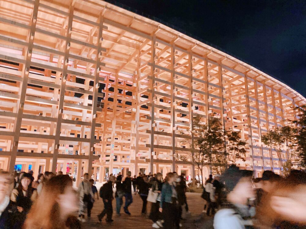 大阪・関西万博　夜の大屋根リング