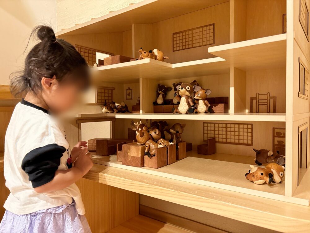 「奈良おもちゃ美術館」の鹿のドールハウス
