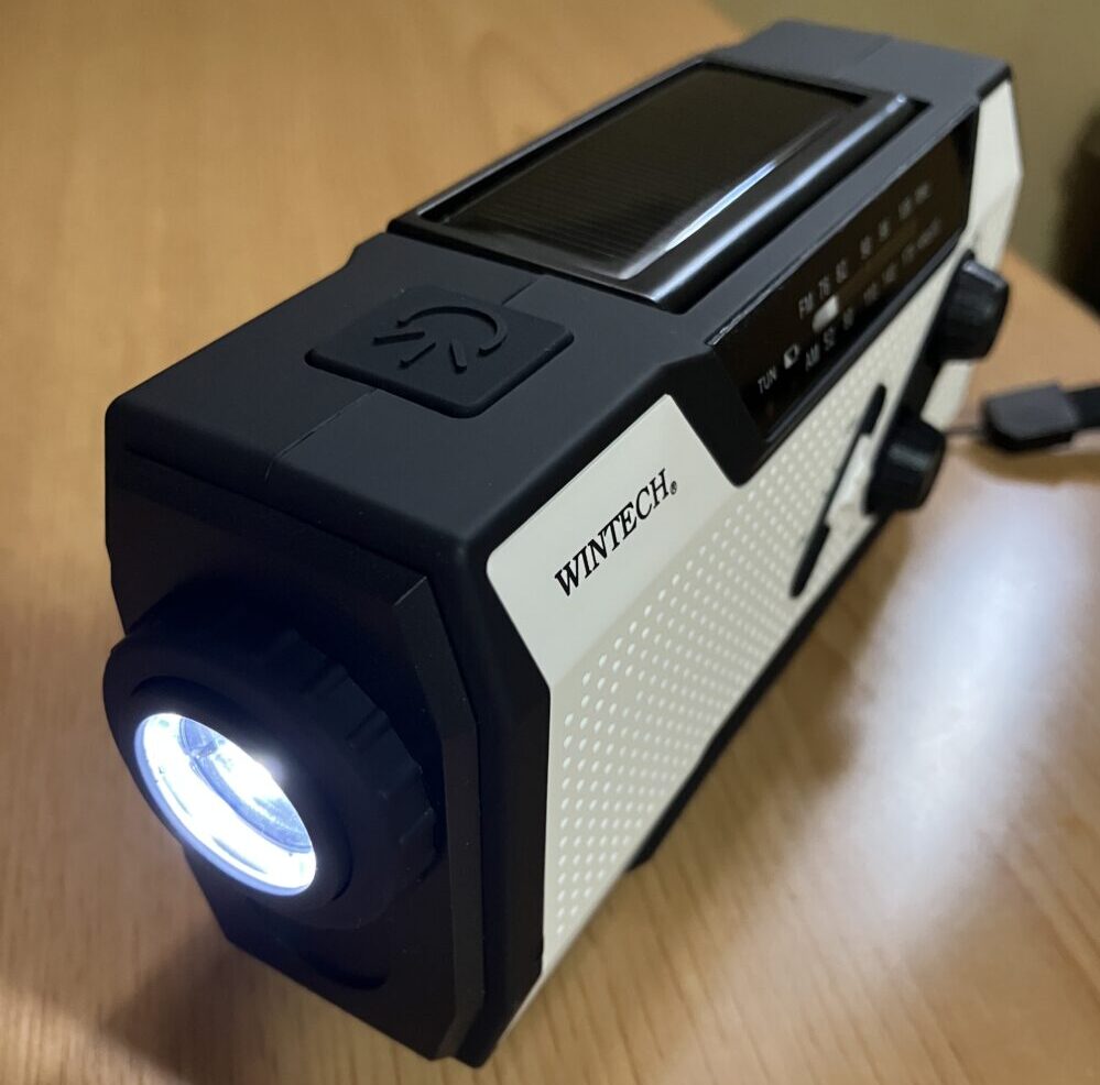 防災　ラジオ　ランタン　懐中電灯　充電器　災害