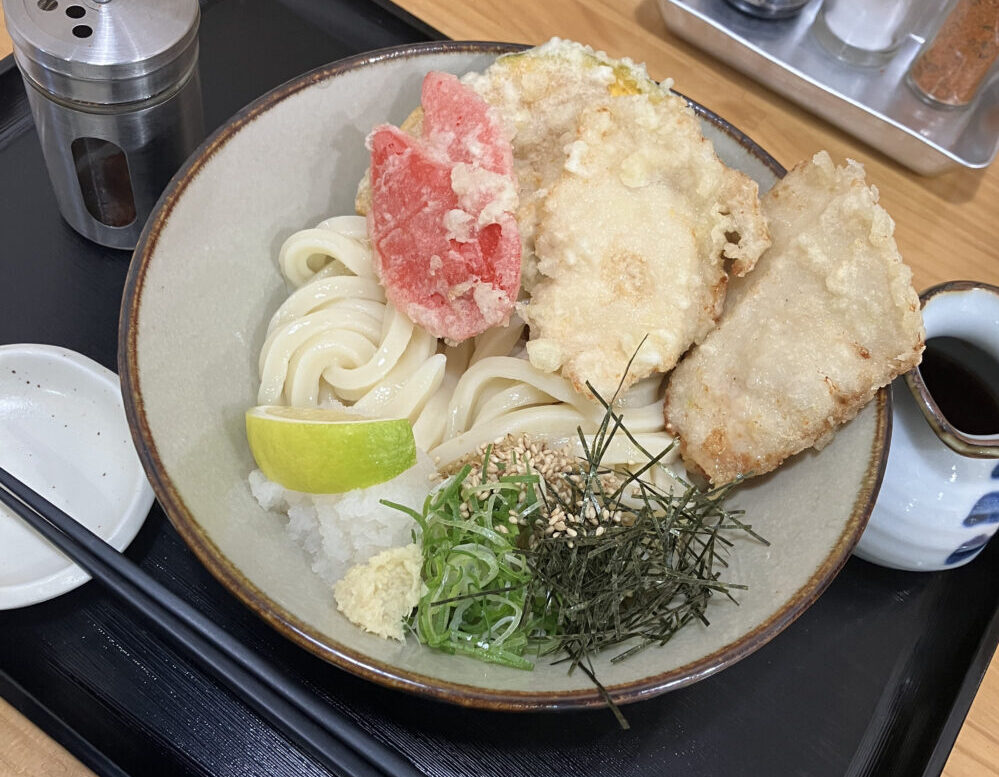 手打ちうどん　まる泉　ぶっかけ　とり天　うどん