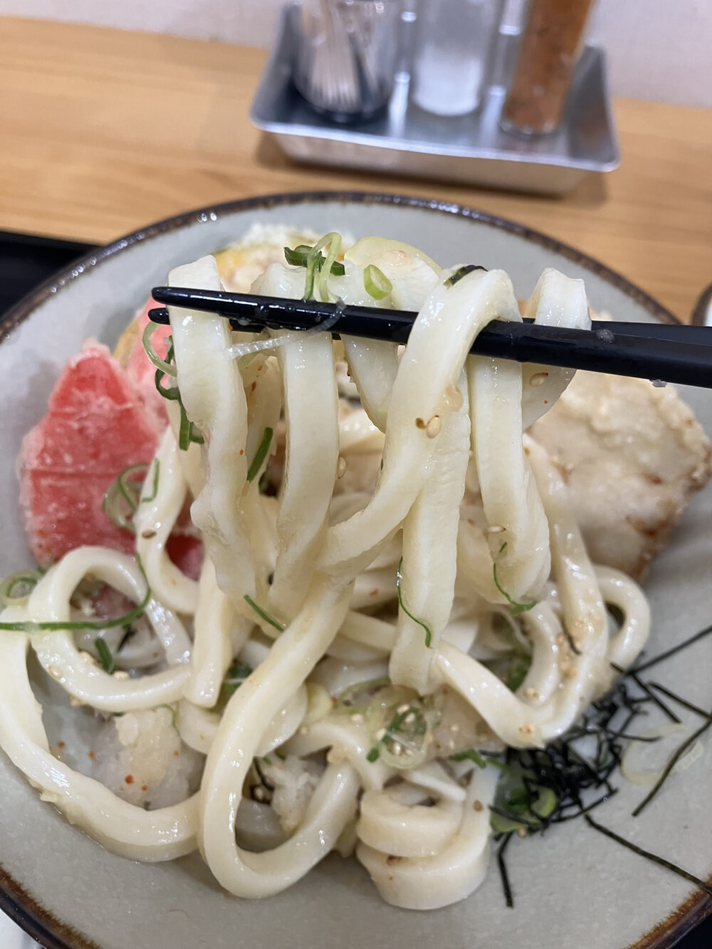 手打ちうどん　まる泉　ぶっかけ　とり天　うどん