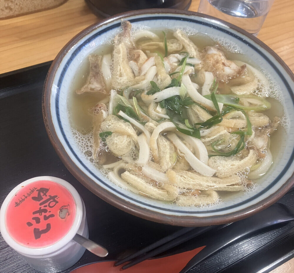 手打ちうどん　まる泉　かすうどん