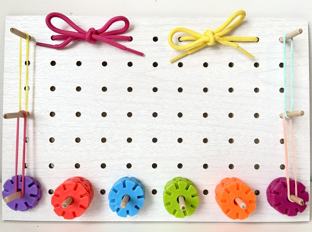 3COINS スリーコインズ スリコ ビジーボード モンテッソーリ おもちゃ ビジーBOOK ビジーブック 知育