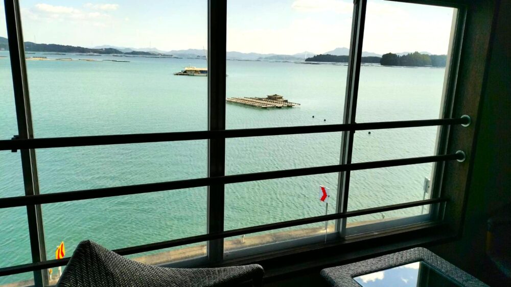 待合席での海の景色