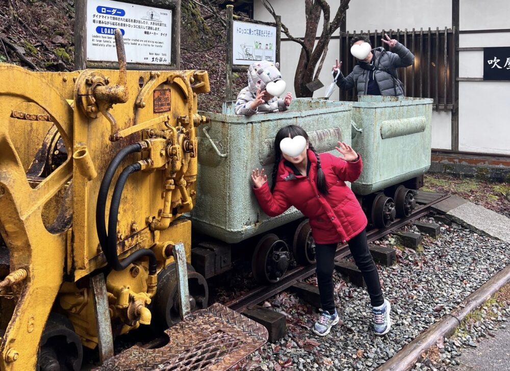 生野銀山のトロッコのディスプレイ