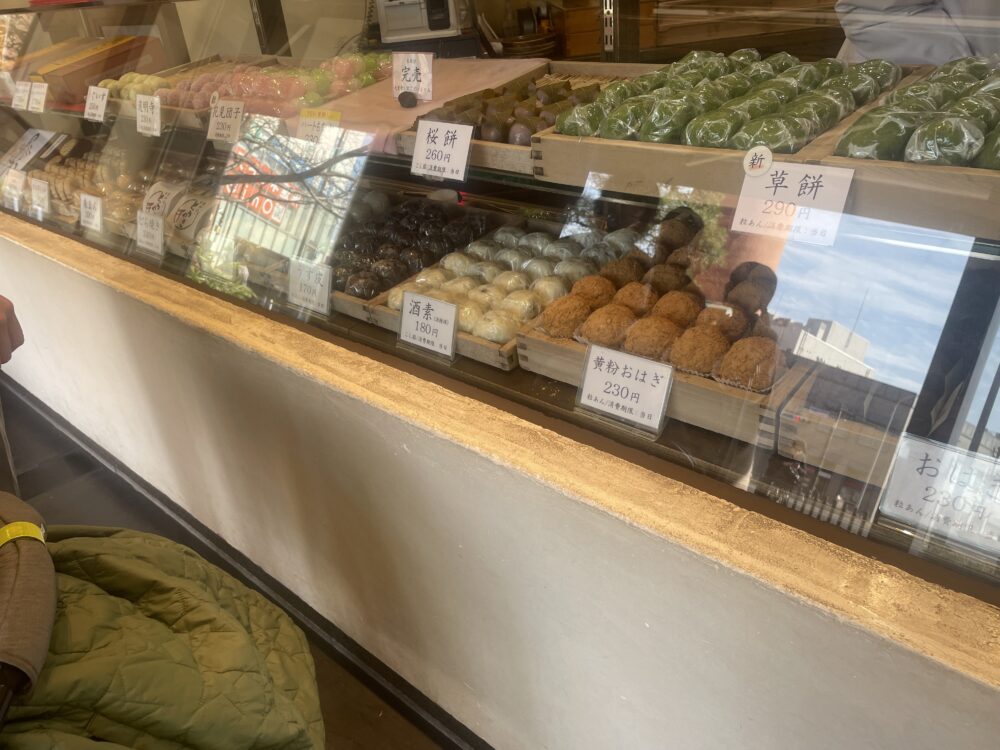 和菓子のショーケース